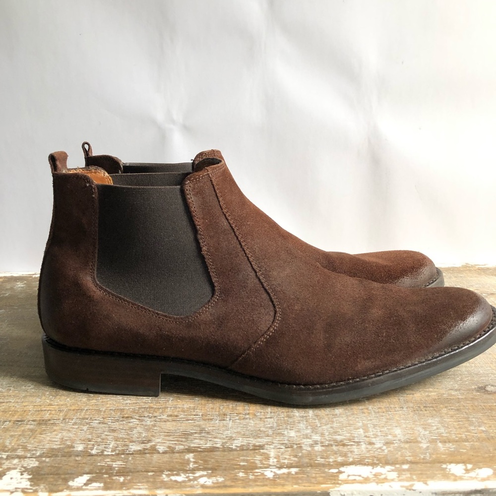 Johnston & Murphy Men’s Suede Ankle Chukka Boots
